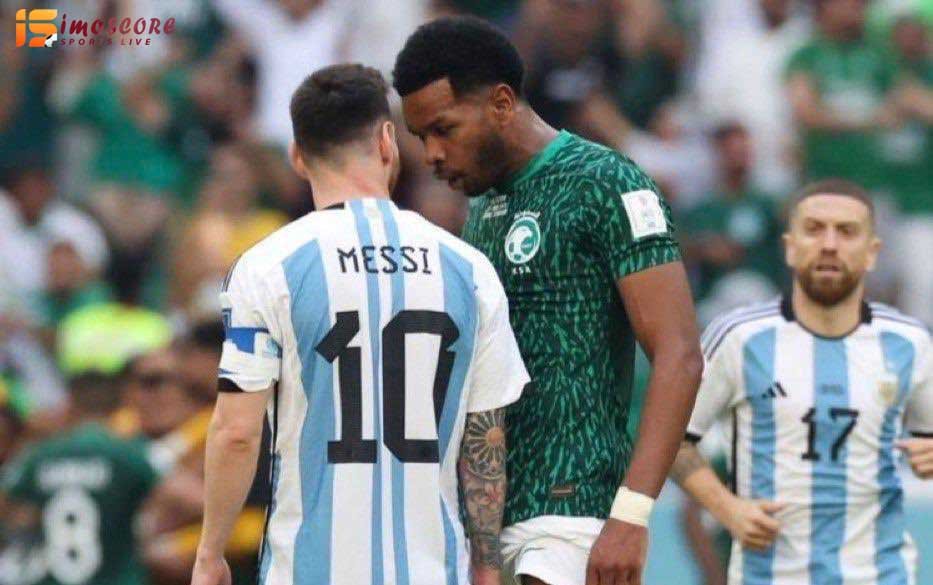 | علي البليهي يكشف ما قال لـ'ميسي' خلال مباراة الأرجنتين والسعودية